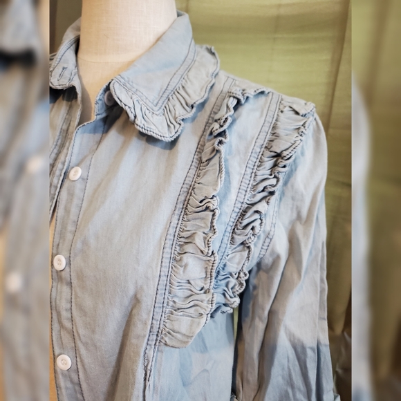 NWT Nasty Gal Chambray Ruffle Button Down - Picture 4 of 7